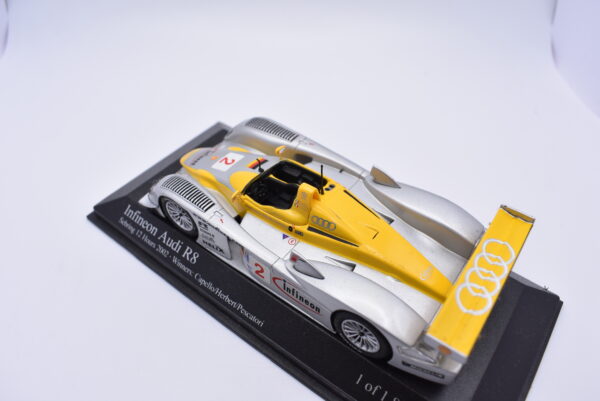 Modellino auto Infineon Audi R8 2002 Minichamps racing collection 1:43 diecast modellismo - immagine 3
