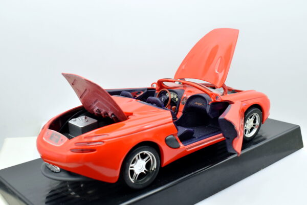 Modellino auto scala 1:18 MUSTANG MACH III diecast modellismo statico - immagine 3