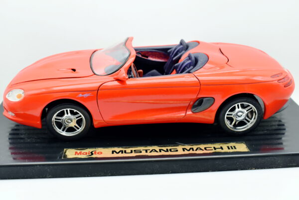 Modellino auto scala 1:18 MUSTANG MACH III diecast modellismo statico - immagine 4