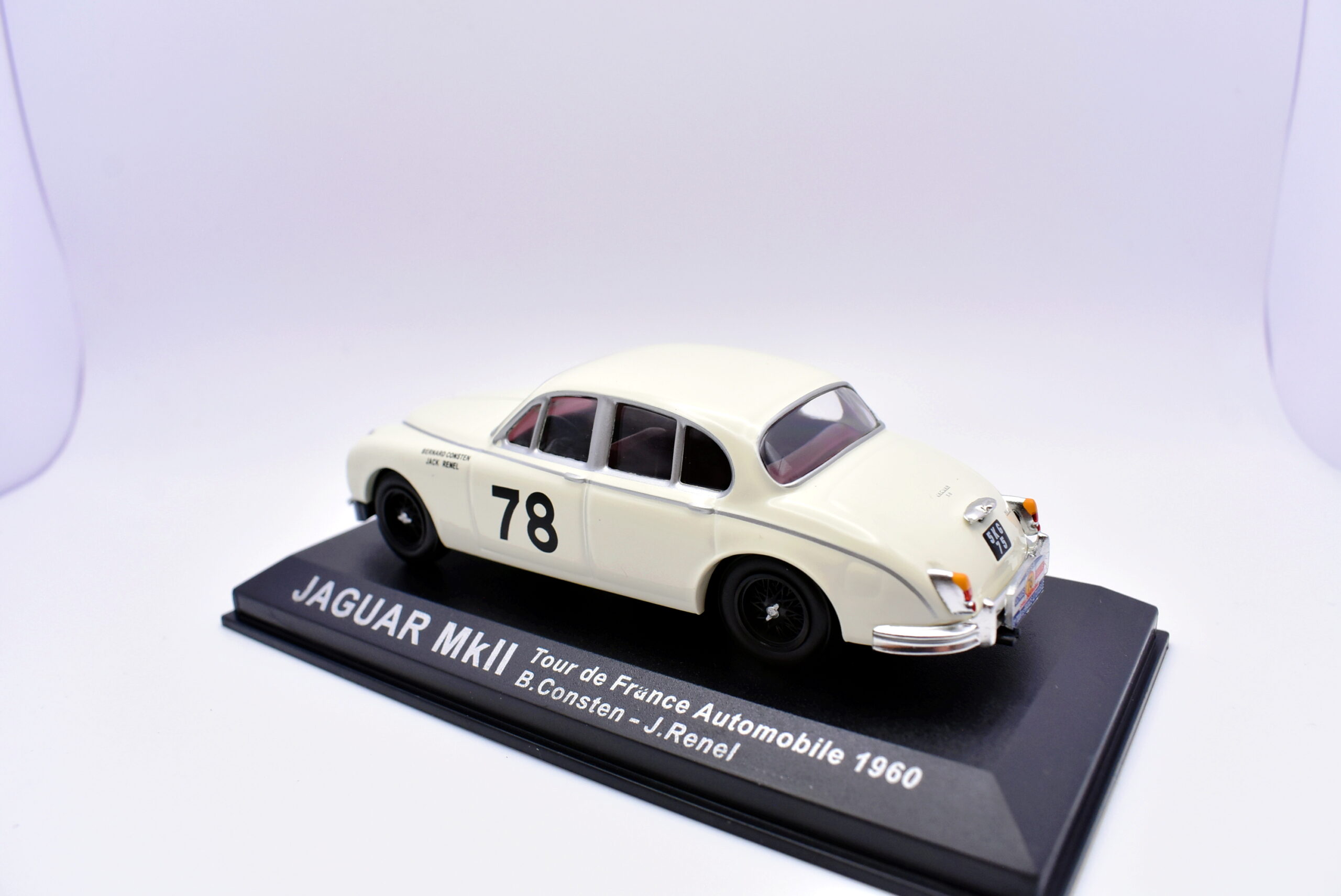 Modellino auto rally scala 1:43 Jaguar MkII diecast modellismo statico - immagine 4