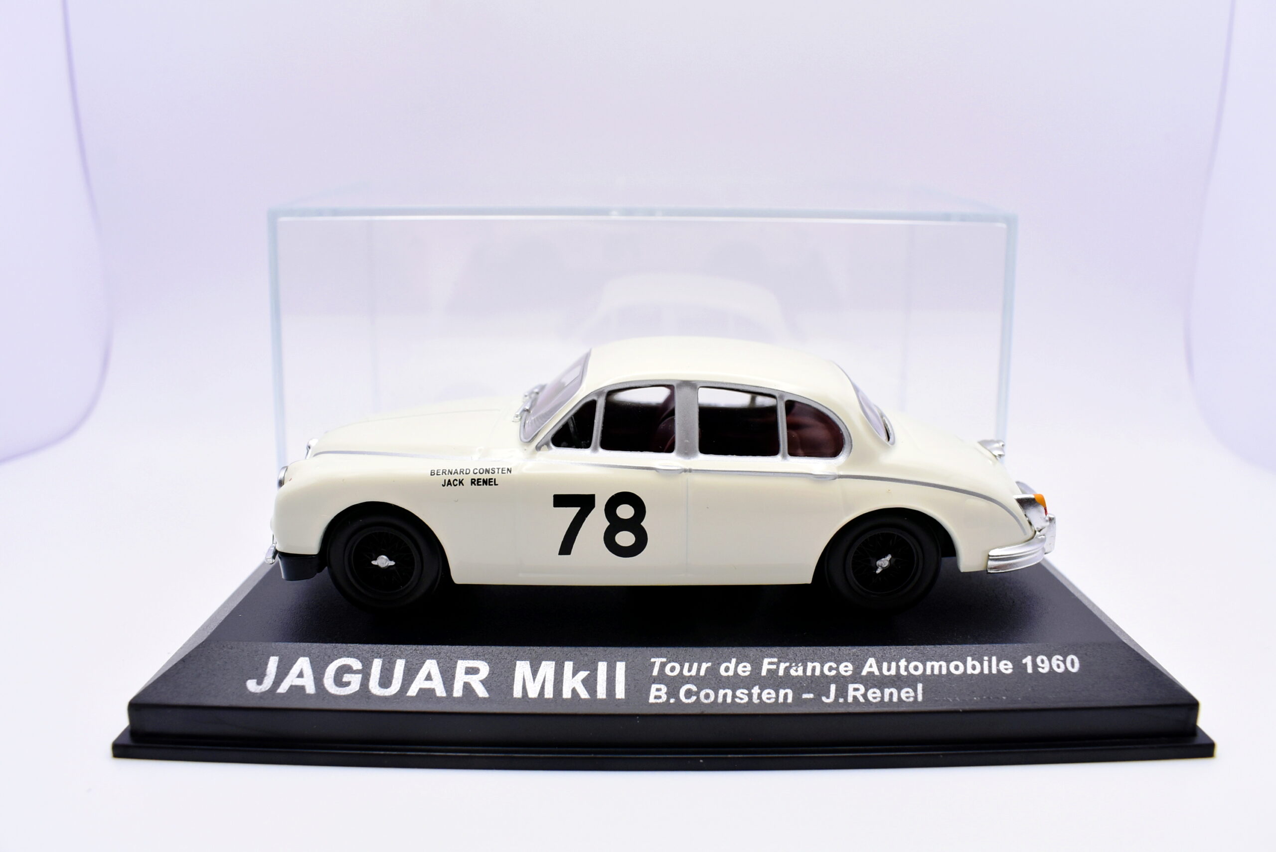 Modellino auto rally scala 1:43 Jaguar MkII diecast modellismo statico