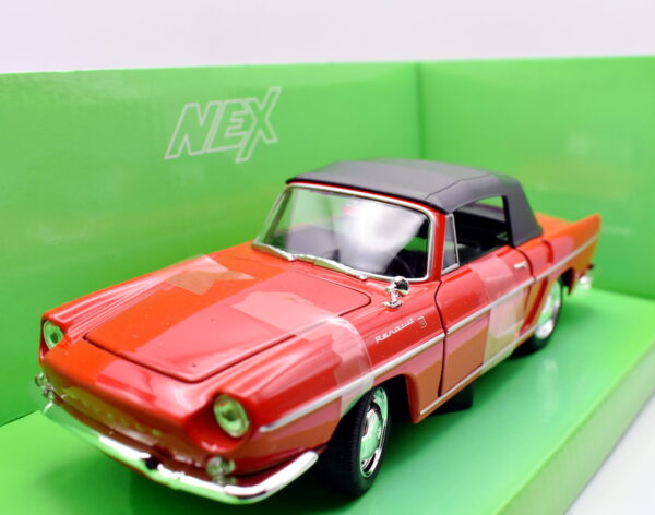 Modellino auto scala 1:24 Renault Caravelle diecast modellismo da collezione