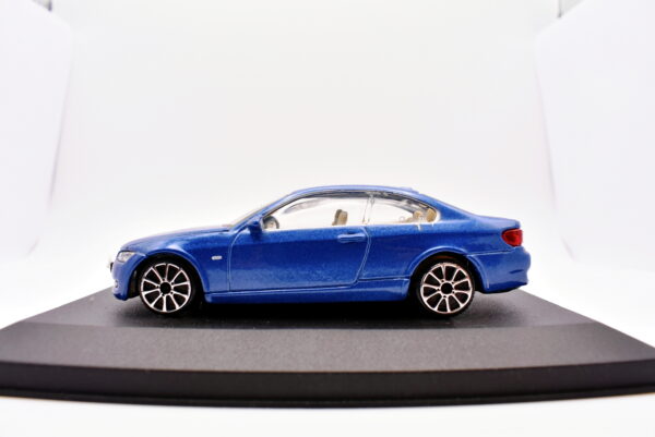Modellino auto scala 1:43 BMW 335i Burago diecast modellismo statico - immagine 2