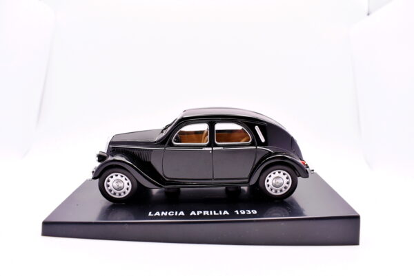 Modellino auto scala 1:43 Lancia Aprilia diecast modellismo statico - immagine 2