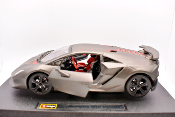 Modellino Auto Scala 1:24 Lamborghini Sesto Elemento Burago modellismo statico - immagine 2