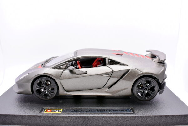 Modellino Auto Scala 1:24 Lamborghini Sesto Elemento Burago modellismo statico - immagine 4