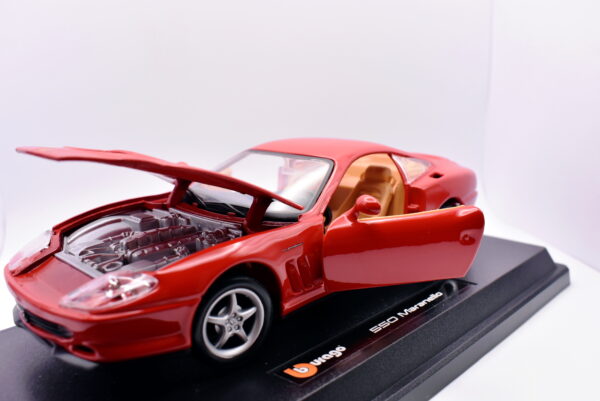 Modellino Auto Scala 1:24 Ferrari 550 Maranello Burago modellismo statico asta - immagine 2
