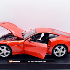 Modellino Auto Scala 1:24 Ferrari F12 Berlinetta Burago modellismo statico asta
