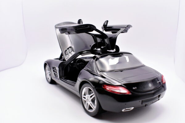 Modellino Auto Scala 1:24 Mercedes benz SLS AMG modellismo statico da collezione - immagine 4