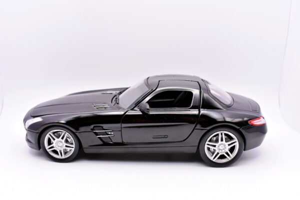 Modellino Auto Scala 1:24 Mercedes benz SLS AMG modellismo statico da collezione - immagine 5