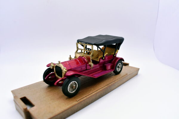 Modellino auto scala 1:43 Thomas flyabout Y 12 diecast modellismo statico