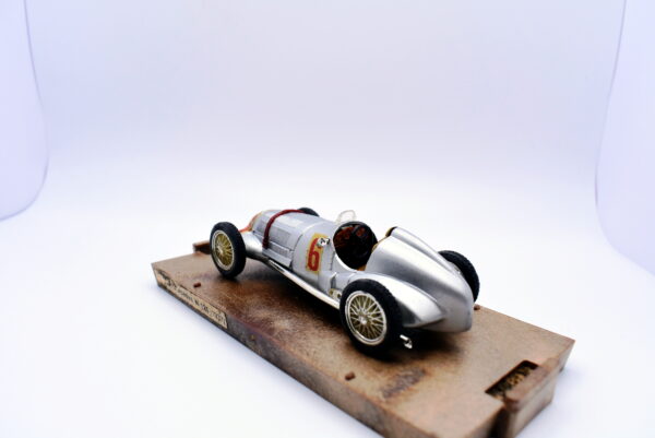Modellino auto scala 1:43 Mercedes W125 HP 646 Brumm diecast modellismo statico - immagine 3