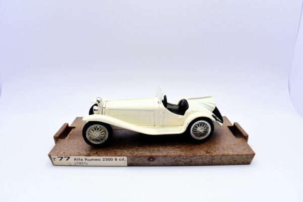Modellino auto scala 1:43 Alfa romeo 2300 HP 142 Brumm diecast modellismo statico - immagine 2