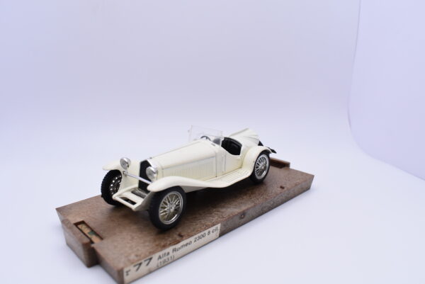 Modellino auto scala 1:43 Alfa romeo 2300 HP 142 Brumm diecast modellismo statico