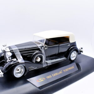 Modellino auto Cadillac Fleetwood scala 1:32 diecast modellismo collezione epoca solido