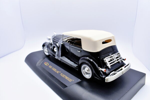 Modellino auto Cadillac Fleetwood scala 1:32 diecast modellismo collezione epoca solido - immagine 4
