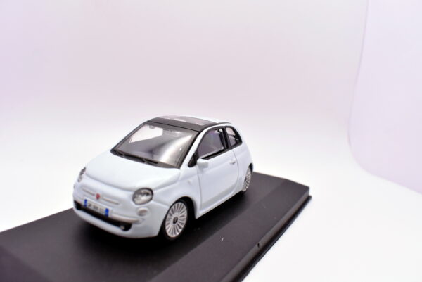 Modellino auto scala 1:43 Fiat Nuova 500 diecast modellismo statico - immagine 3