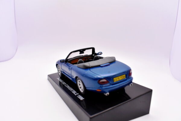 Modellino auto scala 1:43 Jaguar XK8 Convertible diecast modellismo statico - immagine 4