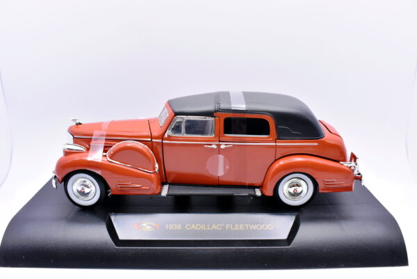 Modellino auto Cadillac Fleetwood scala 1:32 diecast modellismo collezione epoca solido - immagine 2