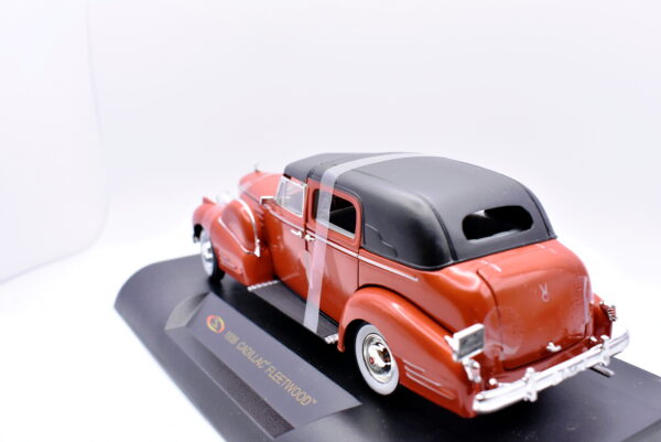 Modellino auto Cadillac Fleetwood scala 1:32 diecast modellismo collezione epoca solido - immagine 4