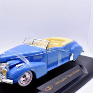 Modellino auto Cadillac series 62 Sedan scala 1:32 diecast modellismo collezione epoca solido