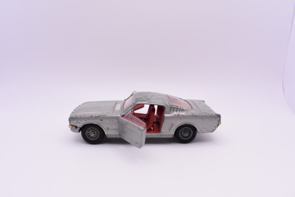 Modellino auto scala 1:43 ford mustang fastback 2+2 corgi toys diecast modellismo statico - immagine 2