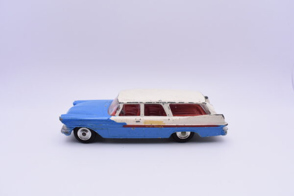 Modellino auto scala 1:43 plymouth sports suburban corgi toys diecast modellismo statico - immagine 2