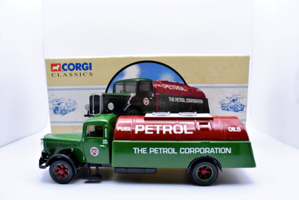 Modellino Camion scala 1:50 White petrol tanker the petrol corporation Corgi diecast modellismo da collezione - immagine 3