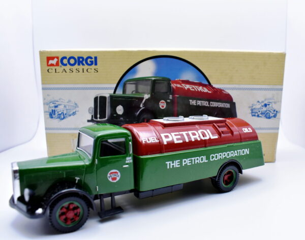 Modellino Camion scala 1:50 White petrol tanker the petrol corporation Corgi diecast modellismo da collezione