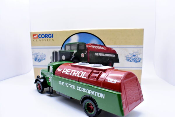 Modellino Camion scala 1:50 White petrol tanker the petrol corporation Corgi diecast modellismo da collezione - immagine 5
