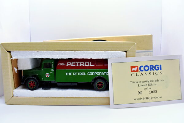Modellino Camion scala 1:50 White petrol tanker the petrol corporation Corgi diecast modellismo da collezione - immagine 6