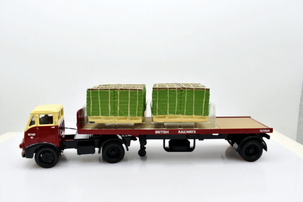 Modellino Camion scala 1:50 BMC flatbed trailer & Crates british rail Corgi diecast modellismo da collezione - immagine 3