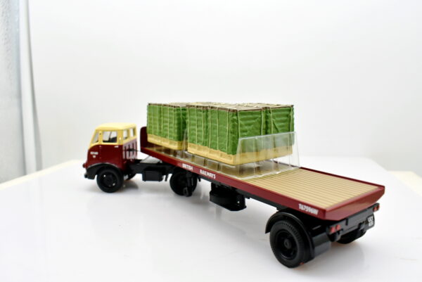 Modellino Camion scala 1:50 BMC flatbed trailer & Crates british rail Corgi diecast modellismo da collezione - immagine 5