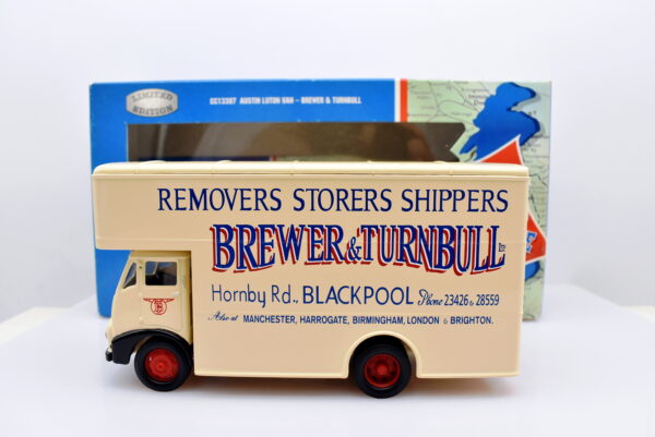 Modellino Camion scala 1:50 Austin luton van brewer & turnbull Corgi diecast modellismo da collezione - immagine 3