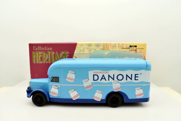Modellino Camion scala 1:50 Bernard type 110 fourgon DANONE Corgi diecast modellismo da collezione - immagine 3