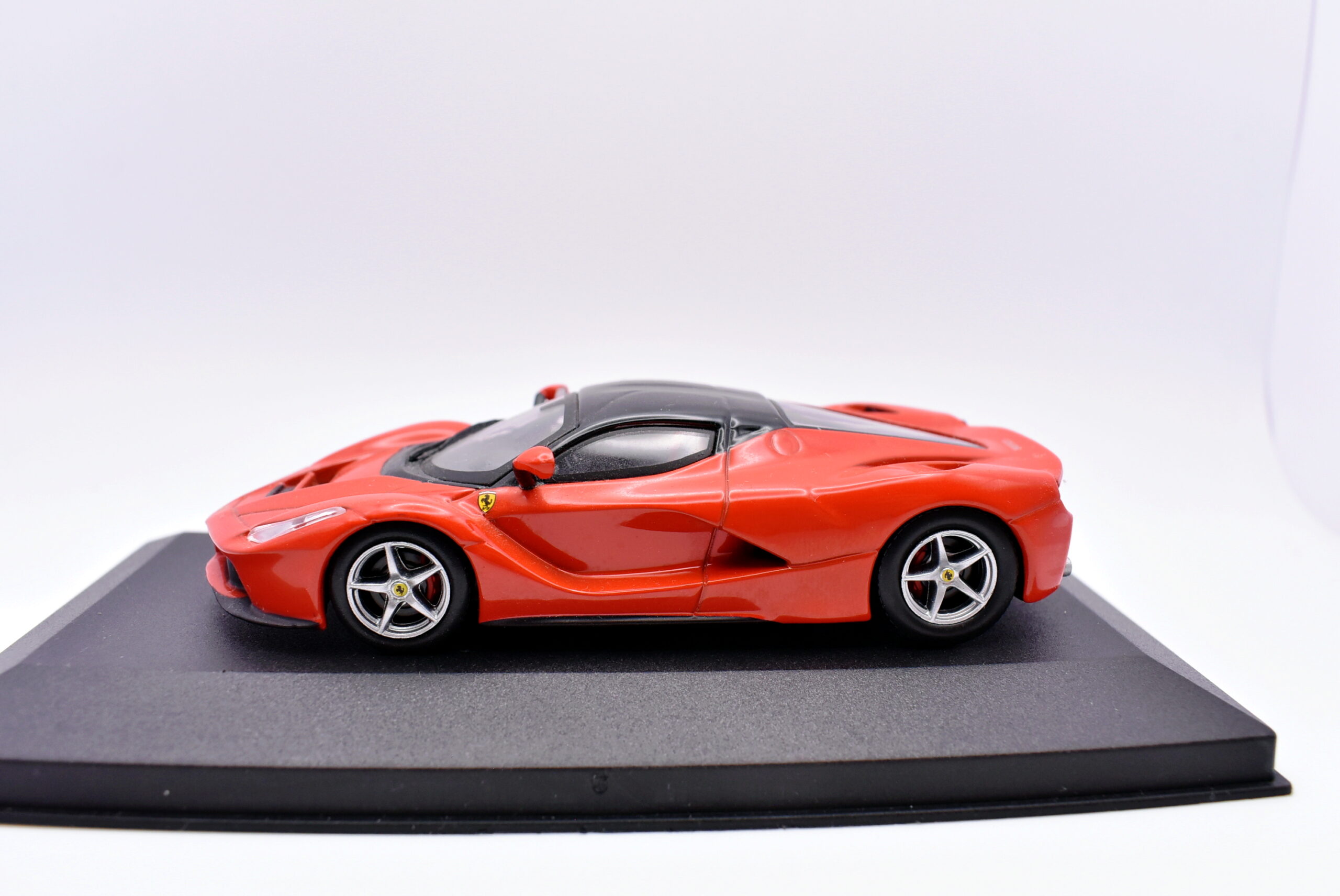 Modellino auto scala 1:43 Ferrari La ferrari IXO diecast modellismo da collezione