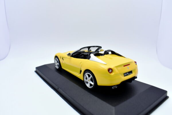 Modellino auto scala 1:43 Ferrari SA Aperta IXO diecast modellismo da collezione - immagine 4