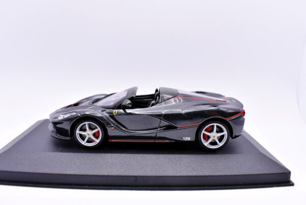 Modellino auto scala 1:43 Ferrari La ferrari aperta IXO diecast modellismo da collezione