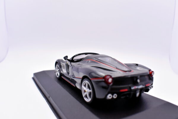 Modellino auto scala 1:43 Ferrari La ferrari aperta IXO diecast modellismo da collezione - immagine 4