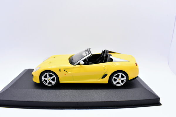 Modellino auto scala 1:43 Ferrari SA Aperta IXO diecast modellismo da collezione
