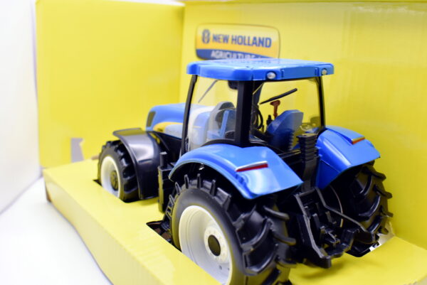 modellino trattore scala 1:32 New Holland Agricolture Burago modellismo diecast - immagine 4