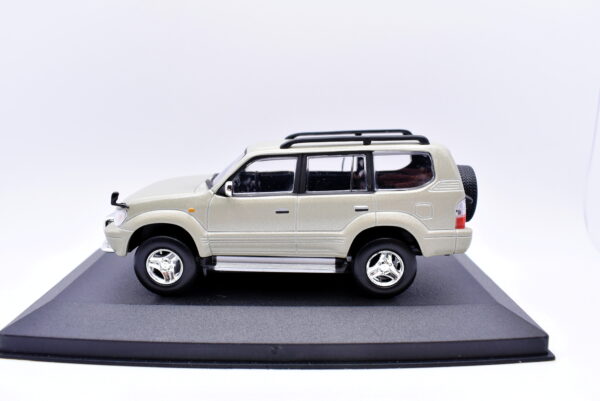 Modellino auto scala 1:43 Toyota Land Cruiser diecast modellismo statico