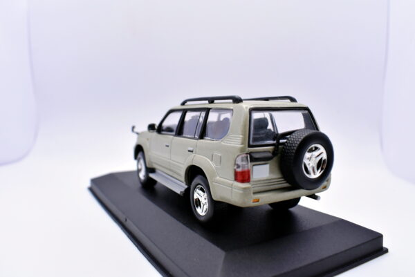 Modellino auto scala 1:43 Toyota Land Cruiser diecast modellismo statico - immagine 3