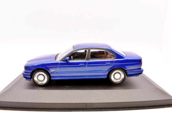 Modellino auto scala 1:43 BMW M5 diecast modellismo statico