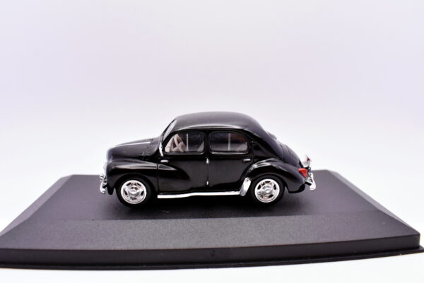 Modellino auto scala 1:43 Renault 4CV diecast modellismo statico