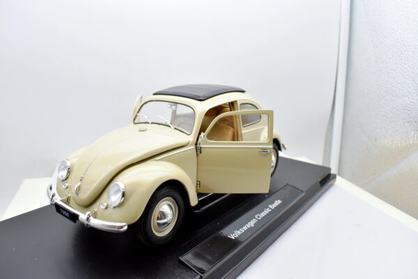 Modellino auto scala 1:18 Vw Beetle kafer modellismo da collezione - immagine 2