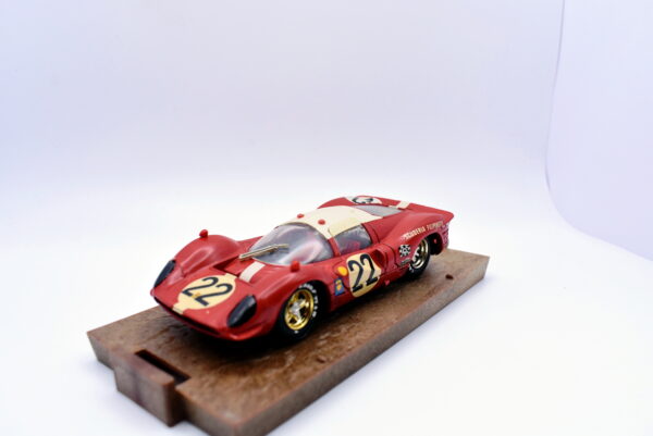 Modellino auto scala 1:43 Ferrari 330 P4 Brumm diecast modellismo