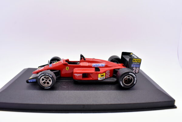 Modellino auto scala 1:43 FORMULA 1 Ferrari F1 87C  diecast modellismo