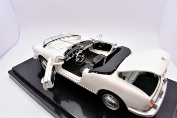 Modellino auto ALFA ROMEO GIULIETTA SPIDER scala 1:24 diecast modellismo da collezione - immagine 2