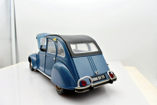 Modellino auto scala 1:17 Citroen 2 CV diecast modellismo da collezione - immagine 3